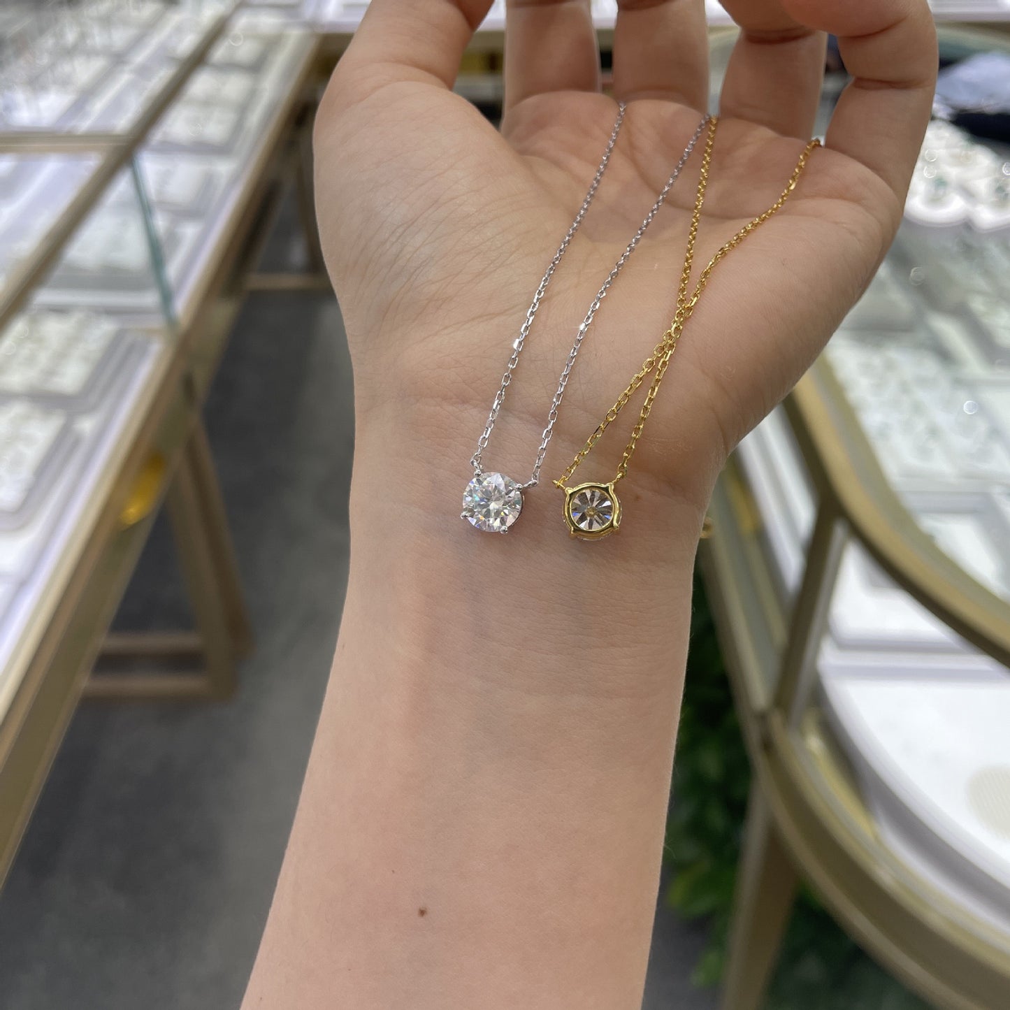 Moissanite 4-prong Round Necklace