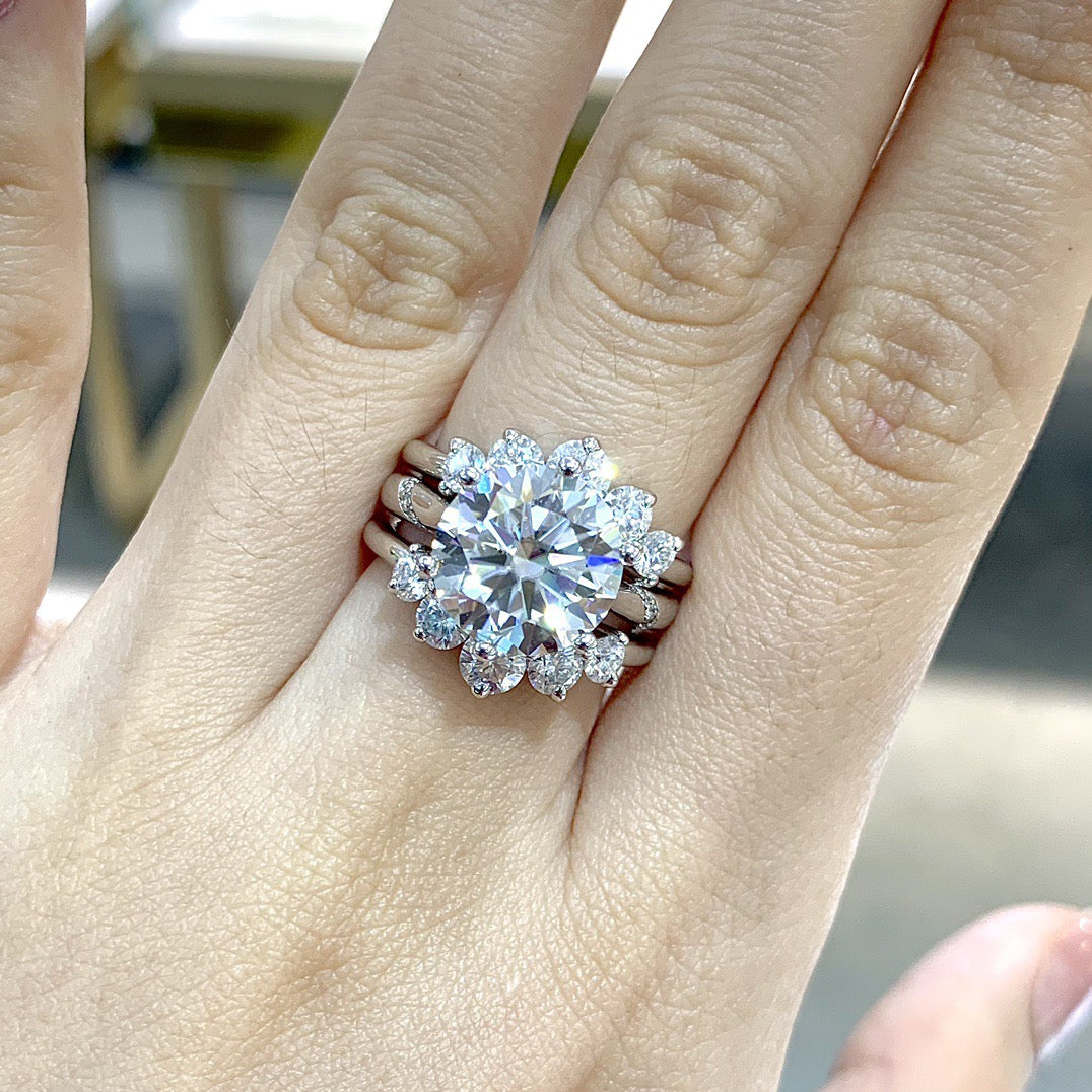 Moissanite stackable v band ring