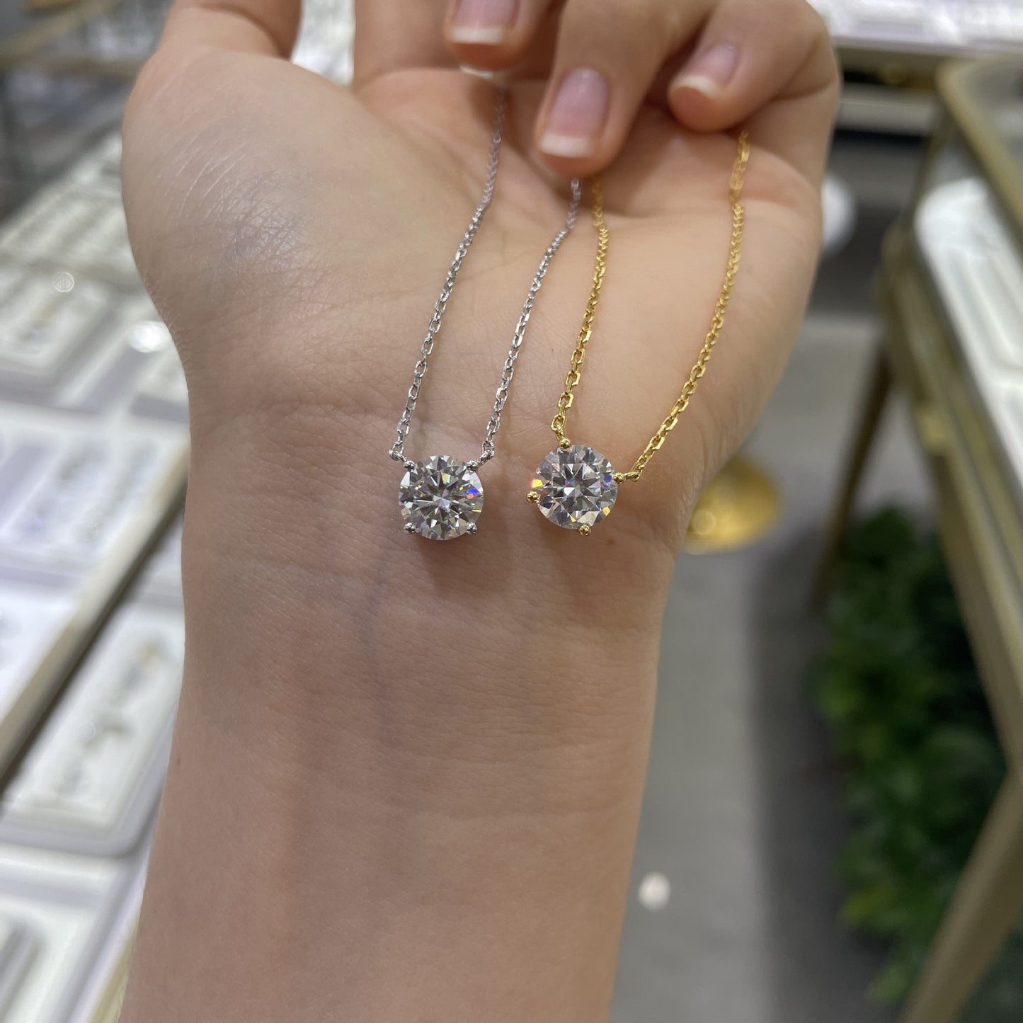 Moissanite 4-prong Round Necklace