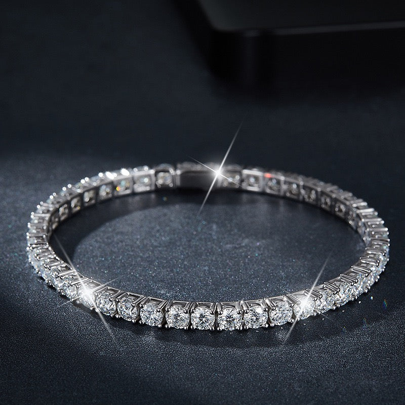 Moissanite 4-prong Tennis Bracelet