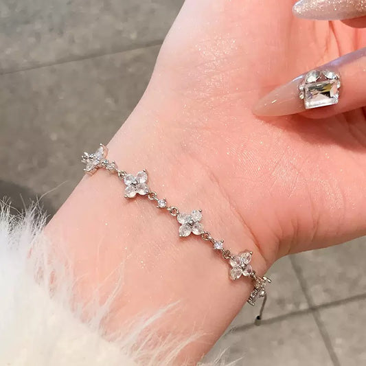 Tiny Clover Sliding Bracelet
